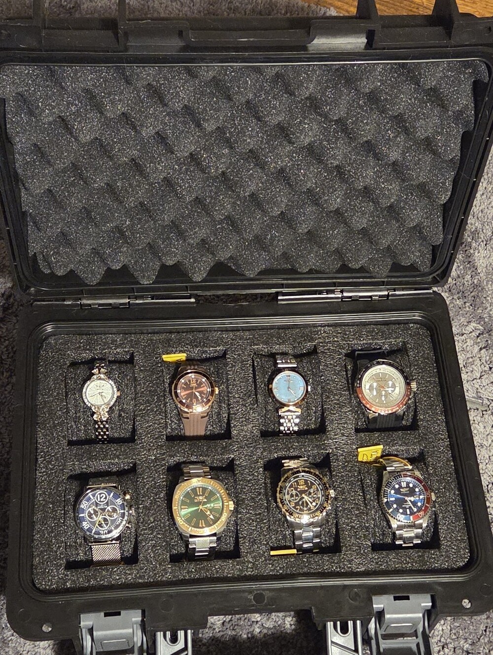 NEW!! INVICTA 8 WATCH CASE WITH WATCHES